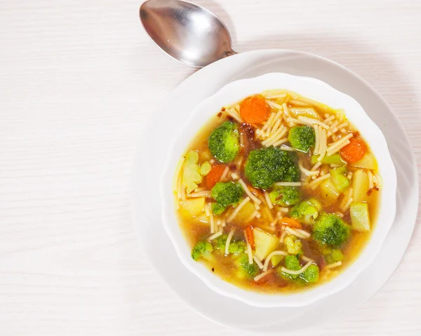Zuppa di verdure fresche con tagliatelle — Foto Stock