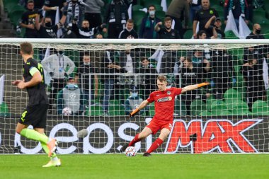 Krasnodar, Rusya - 28 Ekim 2020: FC Krasnodar takımından Matvei Safonov, FC Krasnodar ve Chelsea FC FC arasında oynanan UEFA Şampiyonlar Ligi E karşılaşması sırasında görev başında