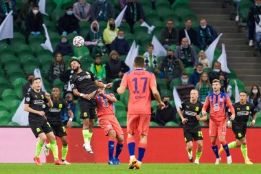 Krasnodar, Rusya - 28 Ekim 2020: FC Krasnodar takımından Tonny Vilhena UEFA Şampiyonlar Ligi E grubu FC Krasnodar ve Chelsea FC arasında oynanan karşılaşma sırasında top için mücadele etti.