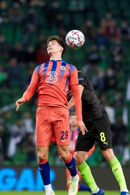 Krasnodar, Rusya - 28 Ekim 2020: Chelsea FC takımından Kai Havertz UEFA Şampiyonlar Ligi grubu E Grubu FC Krasnodar ve Chelsea FC arasında oynanan karşılaşma sırasında top için mücadele etti.