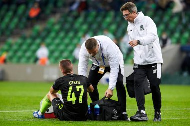 Krasnodar, Rusya - 28 Ekim 2020: FC Krasnodar takımından Daniil Utkin, FC Krasnodar ile Chelsea FC arasında oynanan UEFA Şampiyonlar Ligi E karşılaşmasında sakatlandı