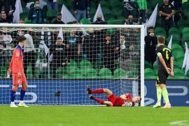 Krasnodar, Rusya - 28 Ekim 2020: FC Krasnodar takımından Matvei Safonov, FC Krasnodar ve Chelsea FC FC arasında oynanan UEFA Şampiyonlar Ligi E karşılaşması sırasında görev başında