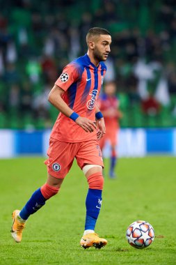 Krasnodar, Rusya - 28 Ekim 2020: Chelsea FC 'li Hakim Ziyech, FC Krasnodar ve Chelsea FC arasında oynanan UEFA Şampiyonlar Ligi E Grubu karşılaşması sırasında görev başında
