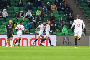 Krasnodar, Rusya - NOVEMBER 24, 2020: Sevilla FC 'den Ivan Rakitiç, UEFA Şampiyonlar Ligi grubu E grubunda FC Krasnodar ve Sevilla FC FC arasında oynanan karşılaşmada golünü kutluyor