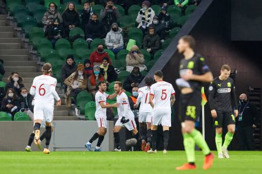 Krasnodar, Rusya - NOVEMBER 24, 2020: Sevilla FC 'den Ivan Rakitiç, UEFA Şampiyonlar Ligi grubu E grubunda FC Krasnodar ve Sevilla FC FC arasında oynanan karşılaşmada golünü kutluyor