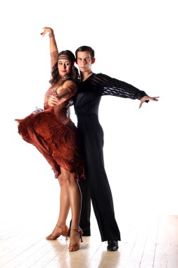 Latino dansçıları balo salonu