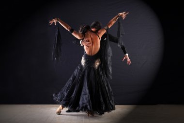 Latino dansçıları