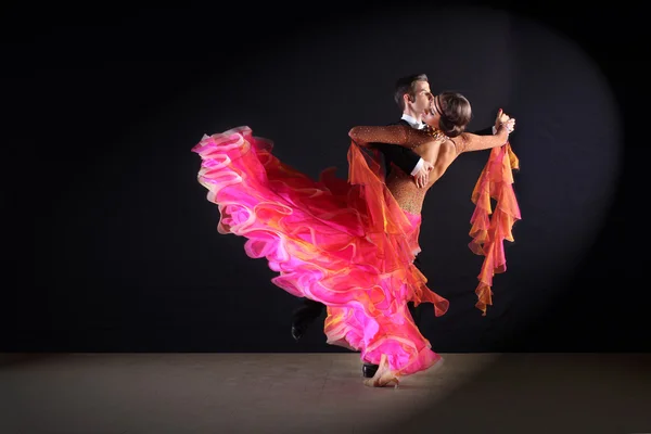 Bailarines latinos — Foto de Stock