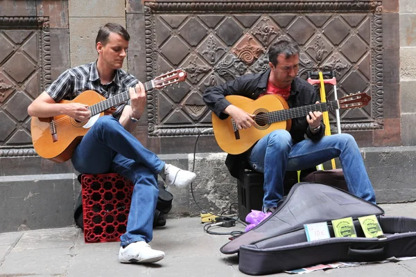 Straatmuzikanten in barcelona straat — Stockfoto