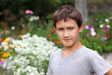 çocuğa karşı yaz çiçek