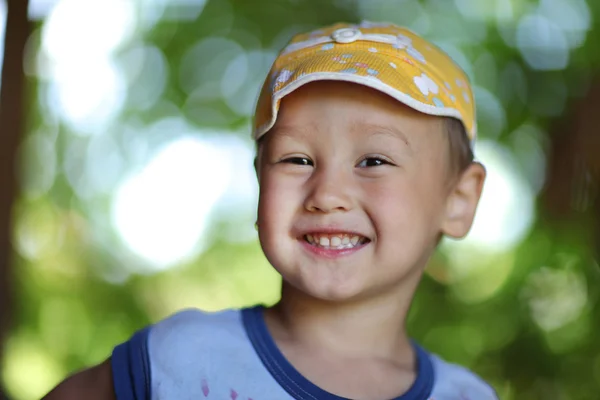 幸せな少年の笑顔 — ストック写真