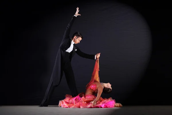 ラテン系アメリカ人ダンサー — ストック写真
