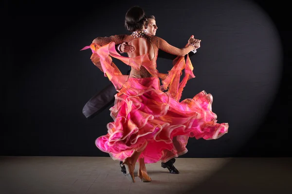 Bailarines latinos — Foto de Stock