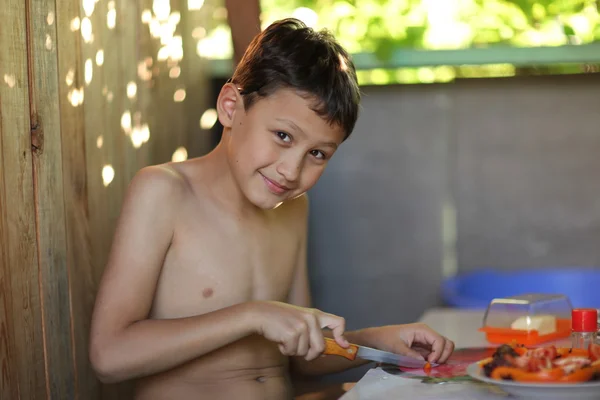 Boy cooking — Stock Photo, Image