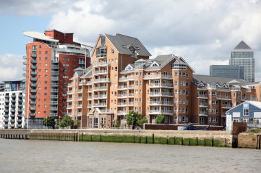 Londra'da Thames üzerinde daire
