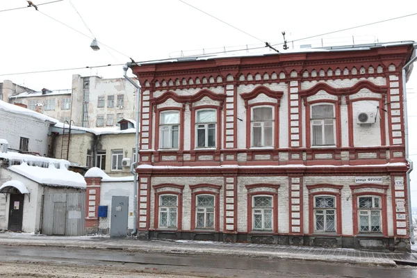 SAMARA, RUSSIA - NOVEMBER 5: Buildings at winter in Samara, Russia. — Stock Photo, Image