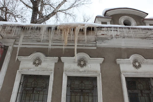 Edifício no inverno em Samara, Rússia . — Fotografia de Stock