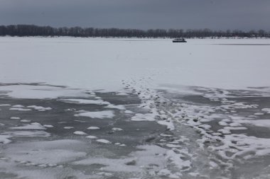 volga Nehri iskele üzerinde göster