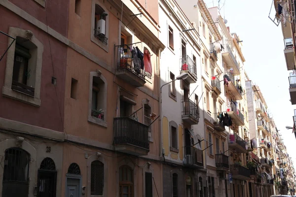 Alte straße in barcelona — Stockfoto