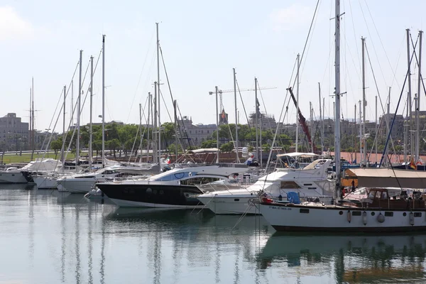 Hamnen i barcelona — Stockfoto