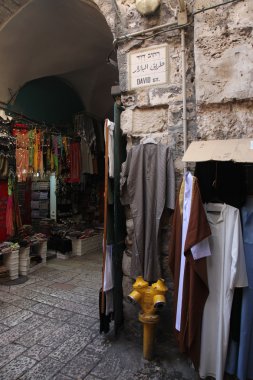 Pazar Kudüs Caddesi üzerinde