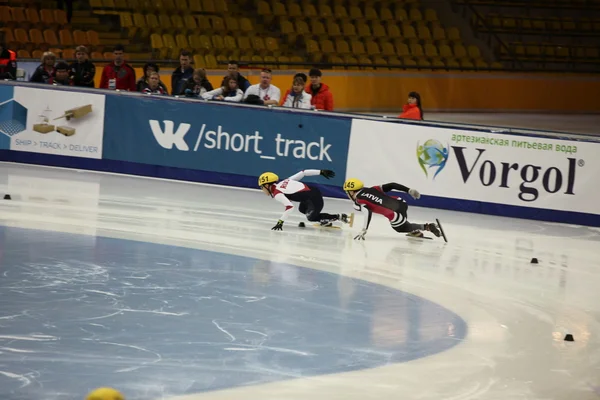 短いトラック速度スケート スポーツマン ビクター、 — ストック写真