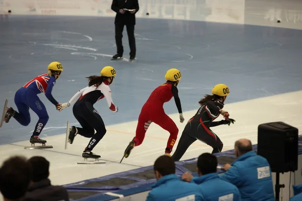 Patinaje de velocidad de pista corta deportistas — Foto de Stock