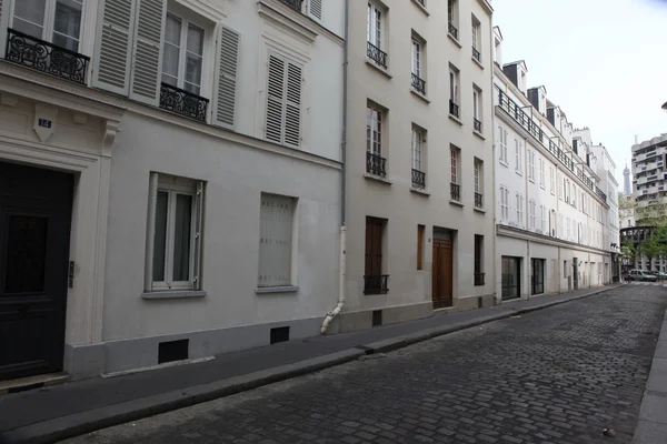 Typical parisian architecture — Stock Photo, Image