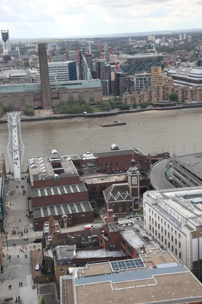 London cityscape with Millennium bridge — Stock Photo, Image