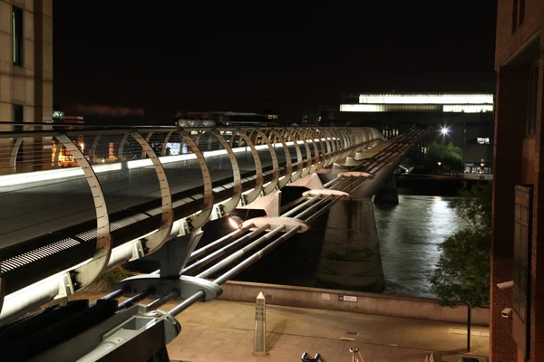 Millennium Bridge w Londynie — Zdjęcie stockowe