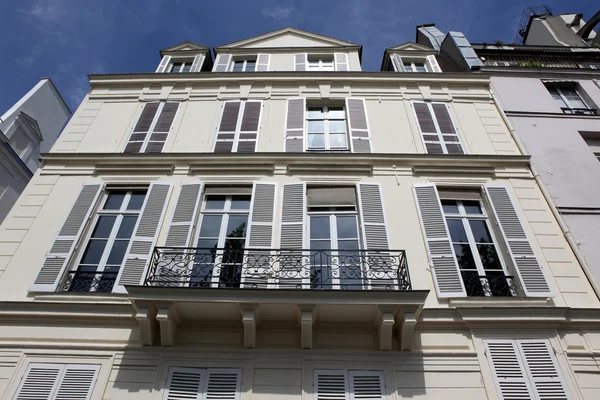 Building on the streets of Paris — Stock Photo, Image