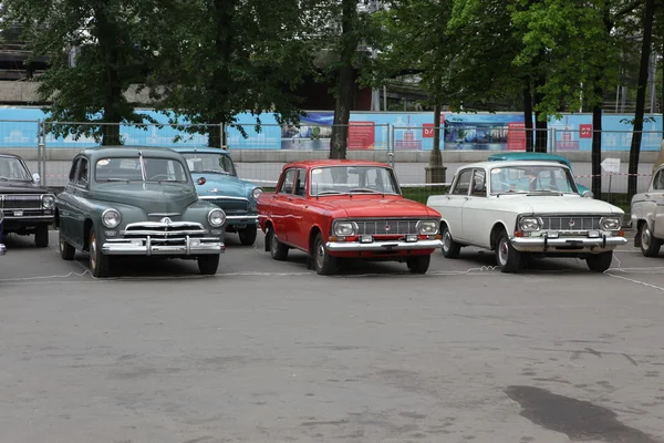 Retro samochody w Vdnh w Moskwie — Zdjęcie stockowe