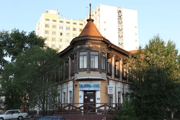 Edificio de esquina en Ulan-Ude — Foto de Stock