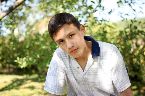 Retrato de menino jovem — Fotografia de Stock