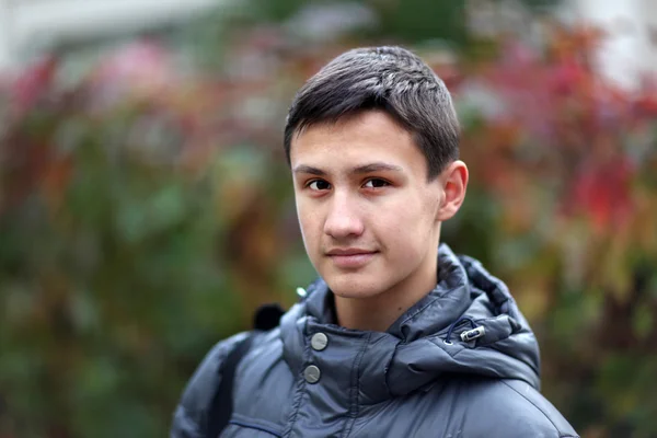 Retrato de menino jovem — Fotografia de Stock