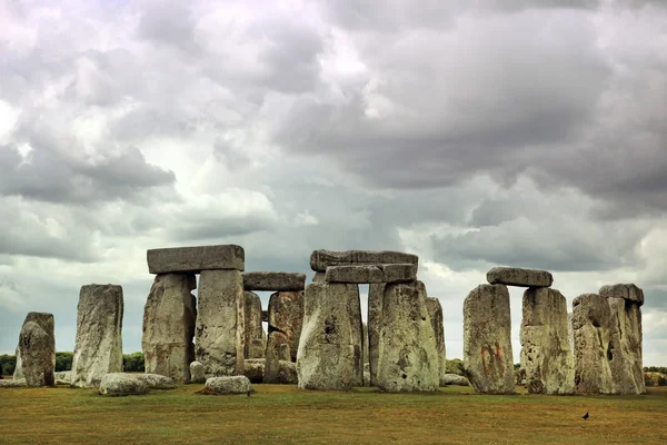 Stonehenge local histórico na grama verde — Fotografia de Stock