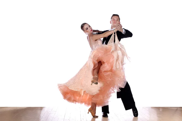 Bailarinas en salón de baile sobre fondo blanco — Foto de Stock