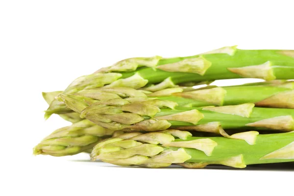 Mazzo Asparagi Verdi Freschi Isolati Bianco — Foto Stock