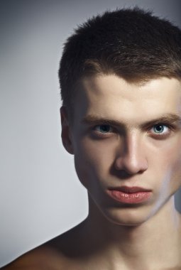Yakışıklı adam portresi