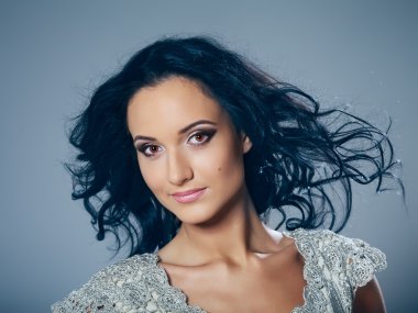 Güzel bayan portresi.