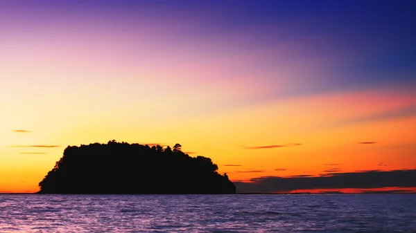 Андаманское море на закате — стоковое фото