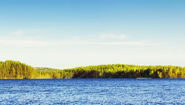 Giorno su un lago — Foto Stock