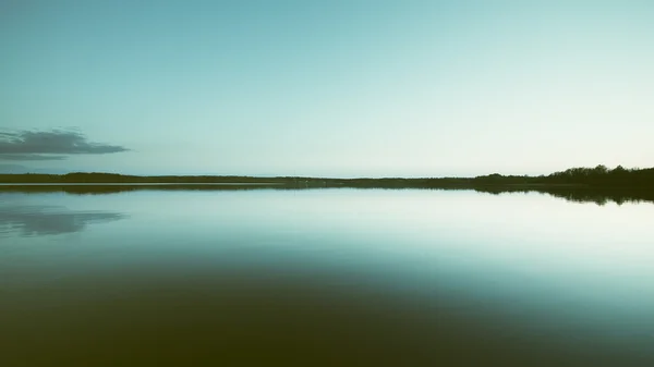 Noche en un lago — Foto de Stock