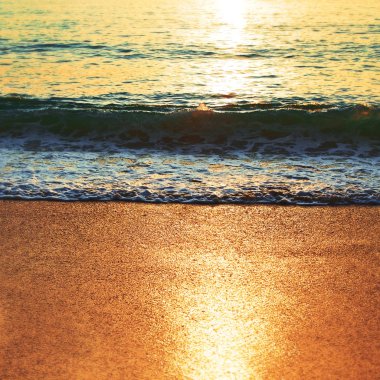 Gün batımında deniz yüzeyi