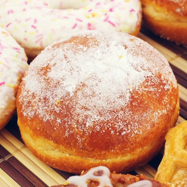 Verschiedene süße Brötchen — Stockfoto