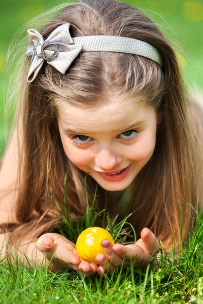 Child search easter egg outdoor. — Stock Photo, Image