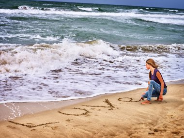 Bak su yaz kız deniz