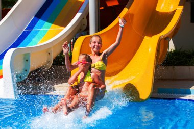 Su kaydırağı aquapark, çocuklara.