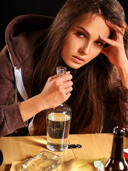 Женщина и алкоголь. Женщина и алкоголь. Выпивающая женщина. Нравится пьющая девушка. Пьющая девушка.