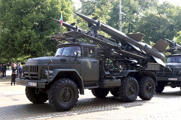 Surface-to-air missile system c125 op militaire hardware parade. — Stockfoto